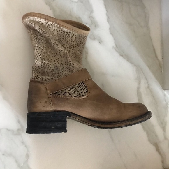 FREE PEOPLE Crochet Boots! - Picture 4 of 6